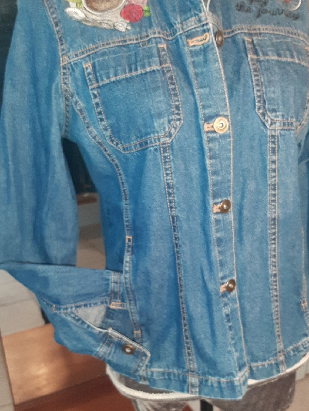 Erikaπ"ENJOY THE JOURNEY-TRAVEL" Denim Jacket, Embroidered Paris Motifs Sz 8/M - Picture 6 of 10